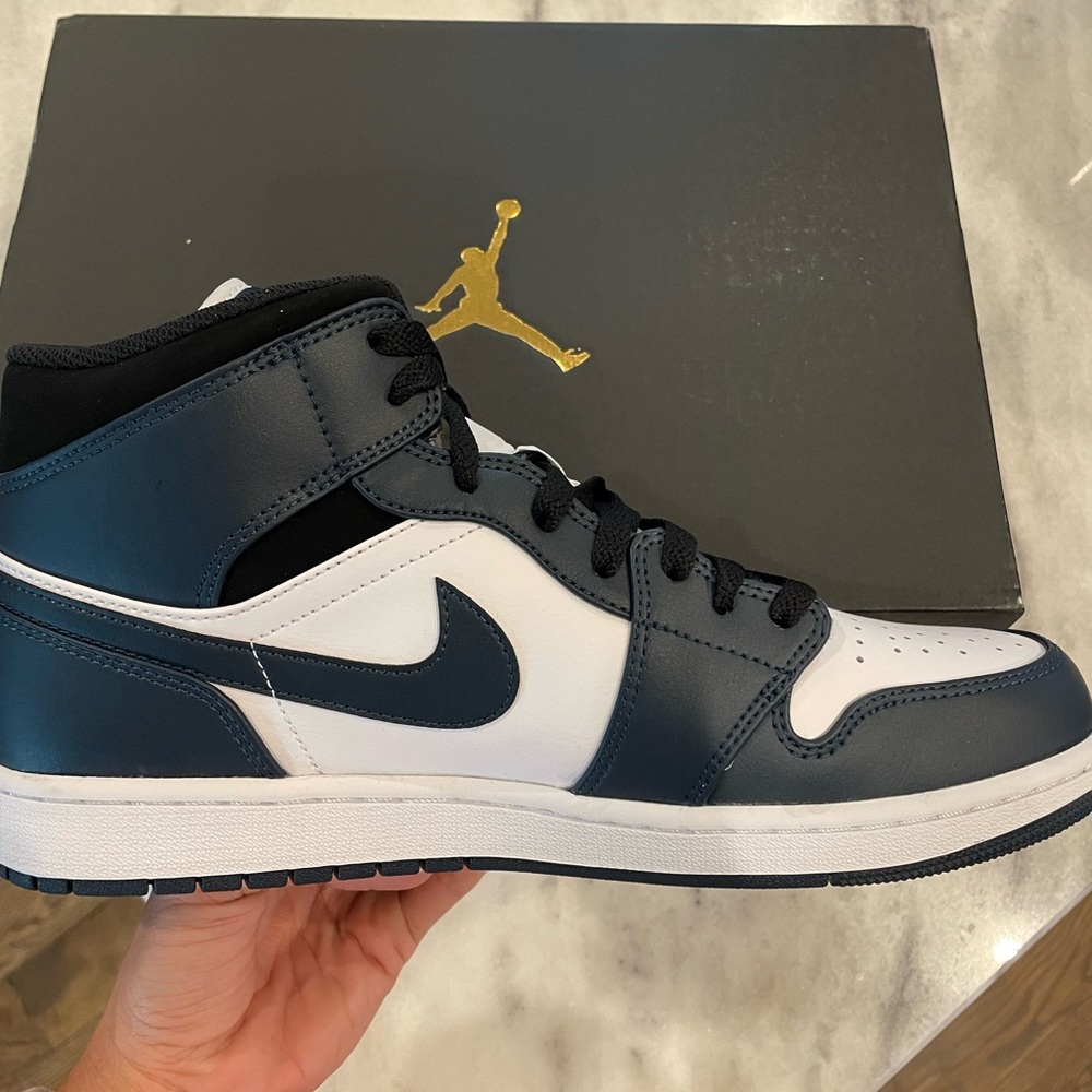 Air Jordan 1 Mid • Armory Navy / White-Black - Picture 1 of 8